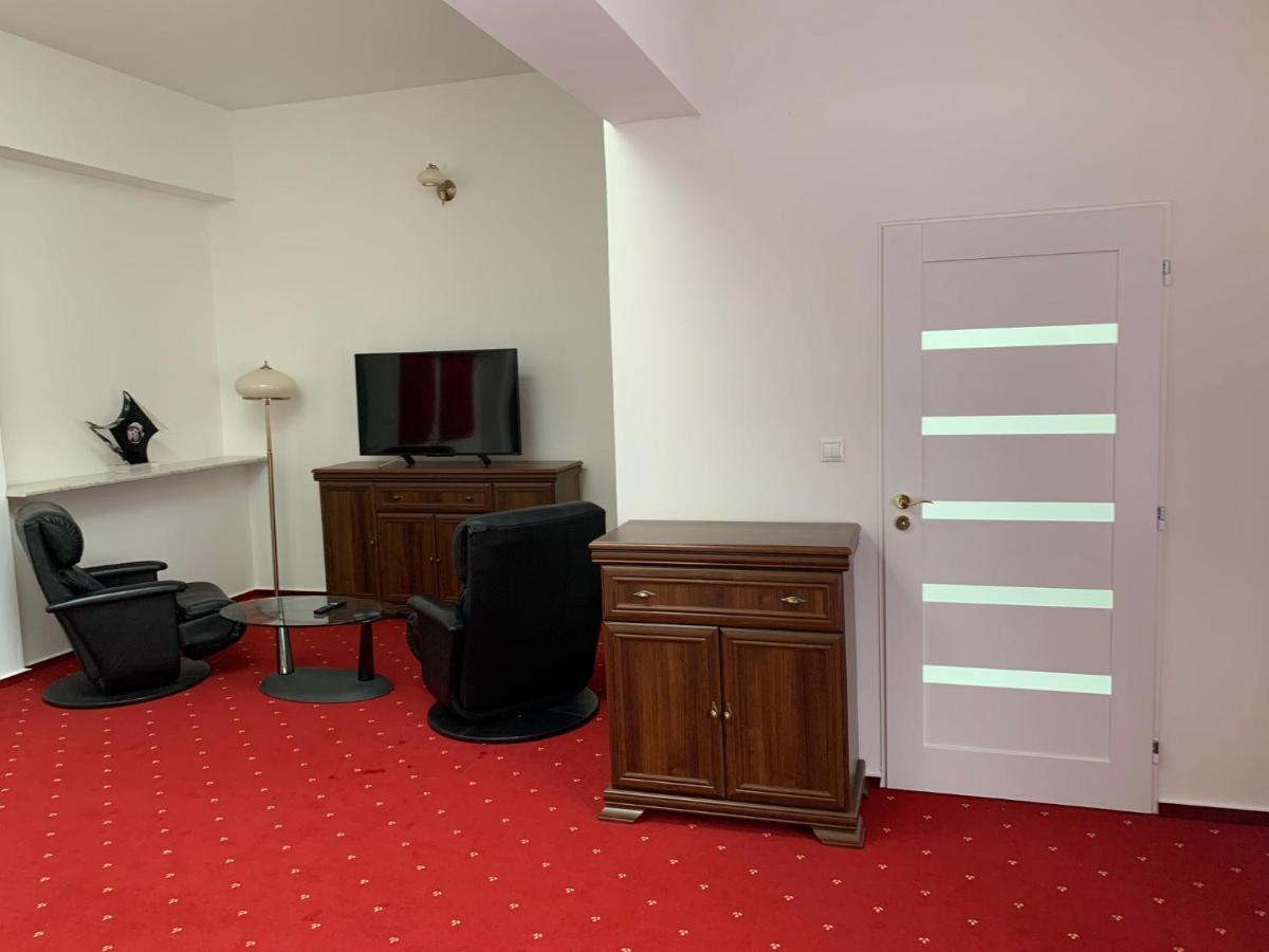 Penzion Rosel Nové Zámky Exterior foto